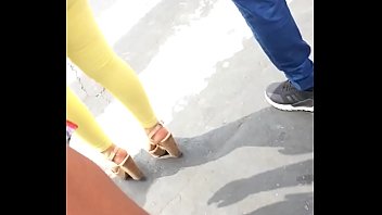 Culona pantalón amarillo
