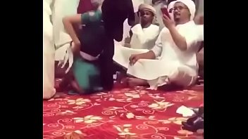 Muslim Slut ass shake