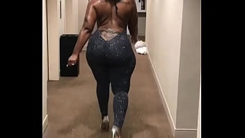 Big Ass milf looking for big dick at hotel