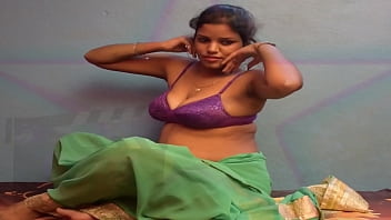 saree green without blouse only bra without petticoat