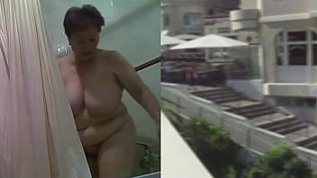 Maria madura tetona de 65 años desnuda y vestida