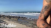 Nas belas praias de Fortaleza - Ceará conhece uma surfista que me recebeu super bem